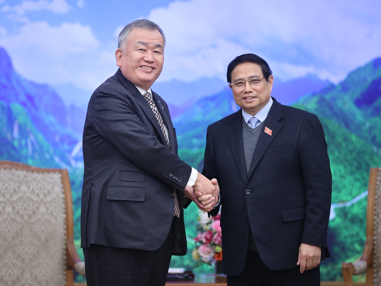 正是这些充